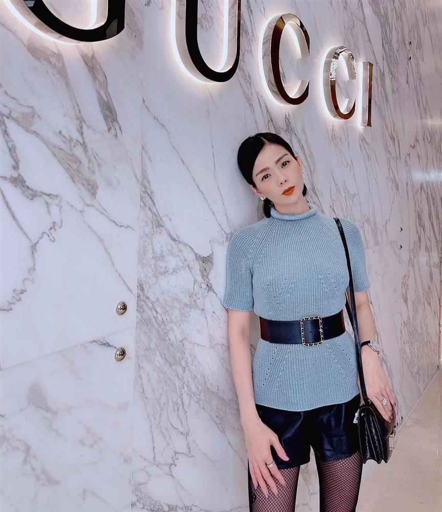 Phản ứng của Lệ Quyên khi dân mạng quả quyết bầu chắc luôn-1