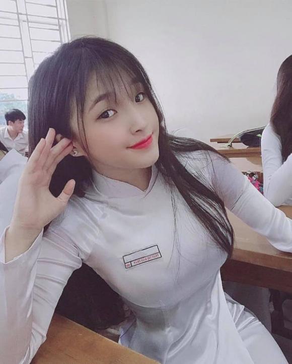 Cô gái bán sữa đậu nành xôn xao MXH với bức ảnh vòng 1 nhảy ra khỏi áo-4