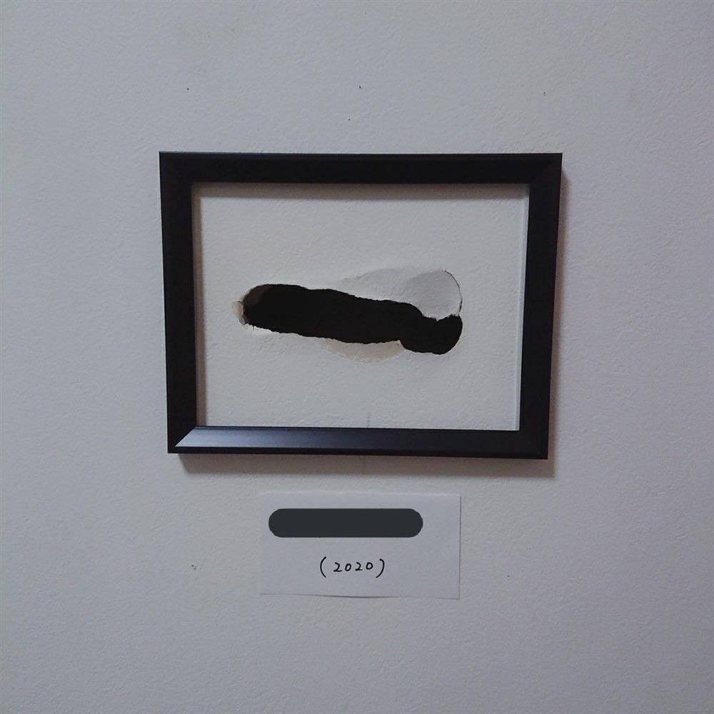 Bất cẩn làm thủng tường công ty, thanh niên rảnh rỗi hô biến thành tranh nghệ thuật-1