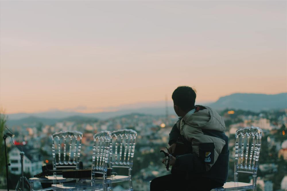 Lãng mạn với quán cà phê rạp hát được giới trẻ mê mẩn check-in ở Đà Lạt-9