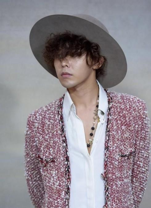 2 bạn trai siêu hot của Jennie (BLACKPINK): Nghiện style unisex, thích mặc váy bà thím-2