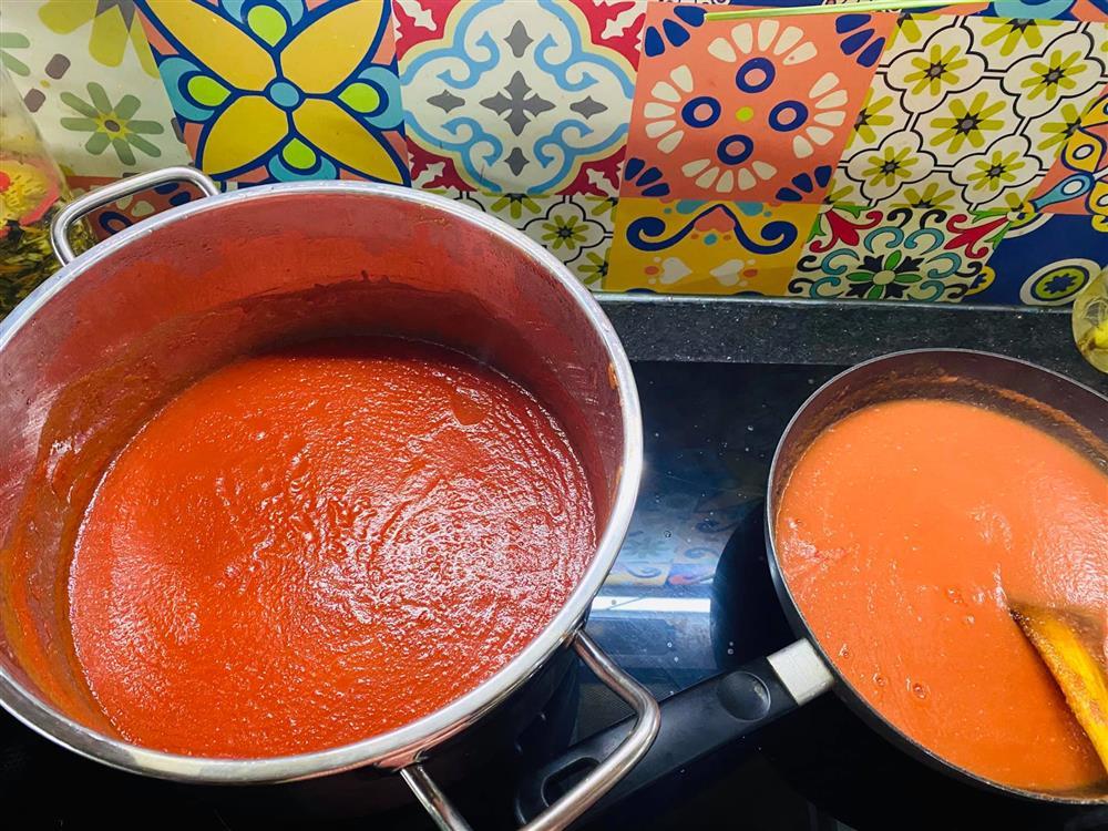 Mẹ Hà Nội mách cách làm tương cà siêu sạch từ cà chua giải cứu nông sản-5