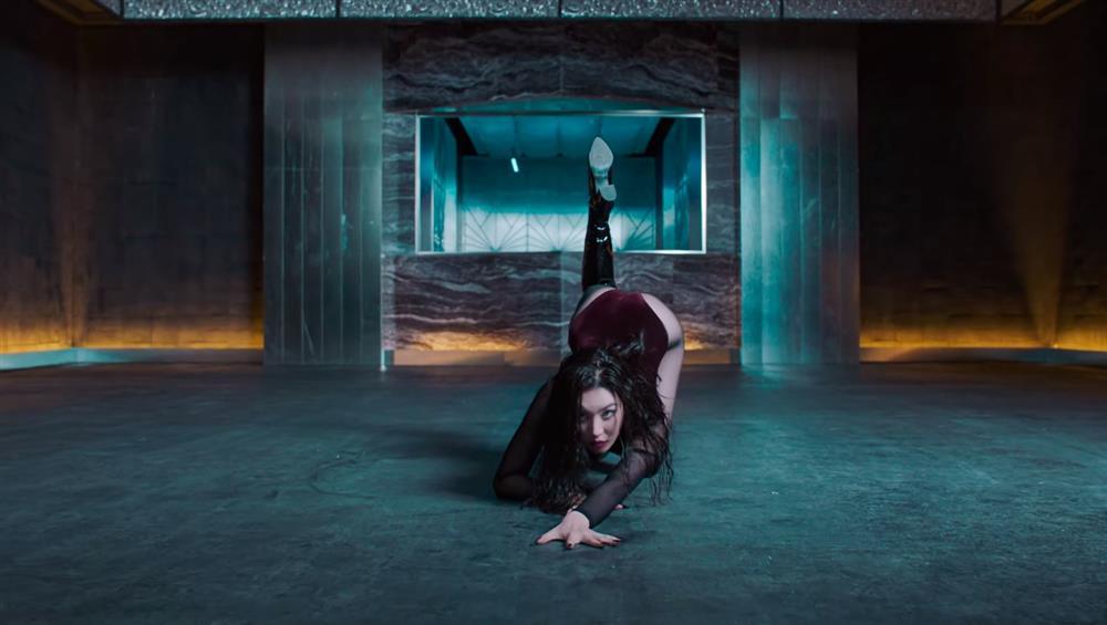 Sunmi mặc hở bạo lộ nửa vòng 1 trong MV mới-1