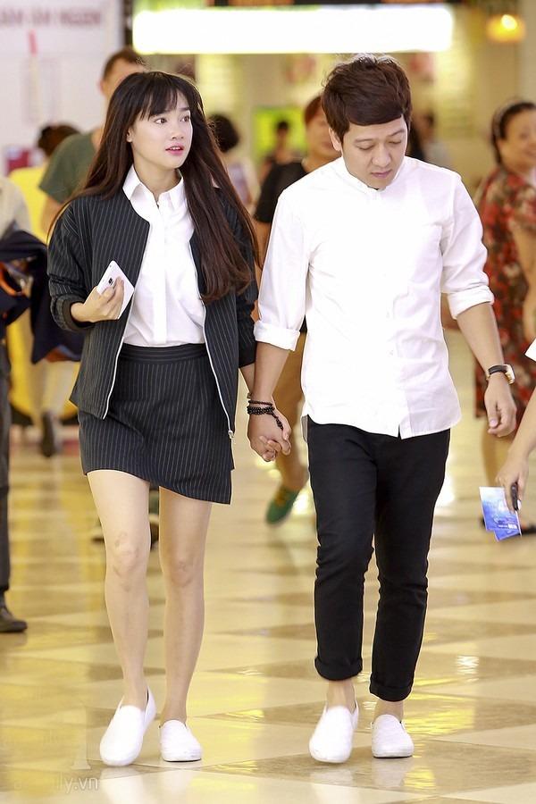 Đồ đôi tình tứ, cẩu lương ngập mặt của Trường Giang - Nhã Phương-7