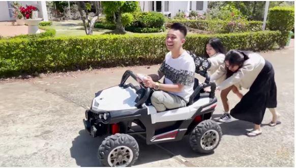 Con út đại gia Minh Nhựa với bà cả được khen hiểu chuyện: Mẹ dạy khéo ghê!-2