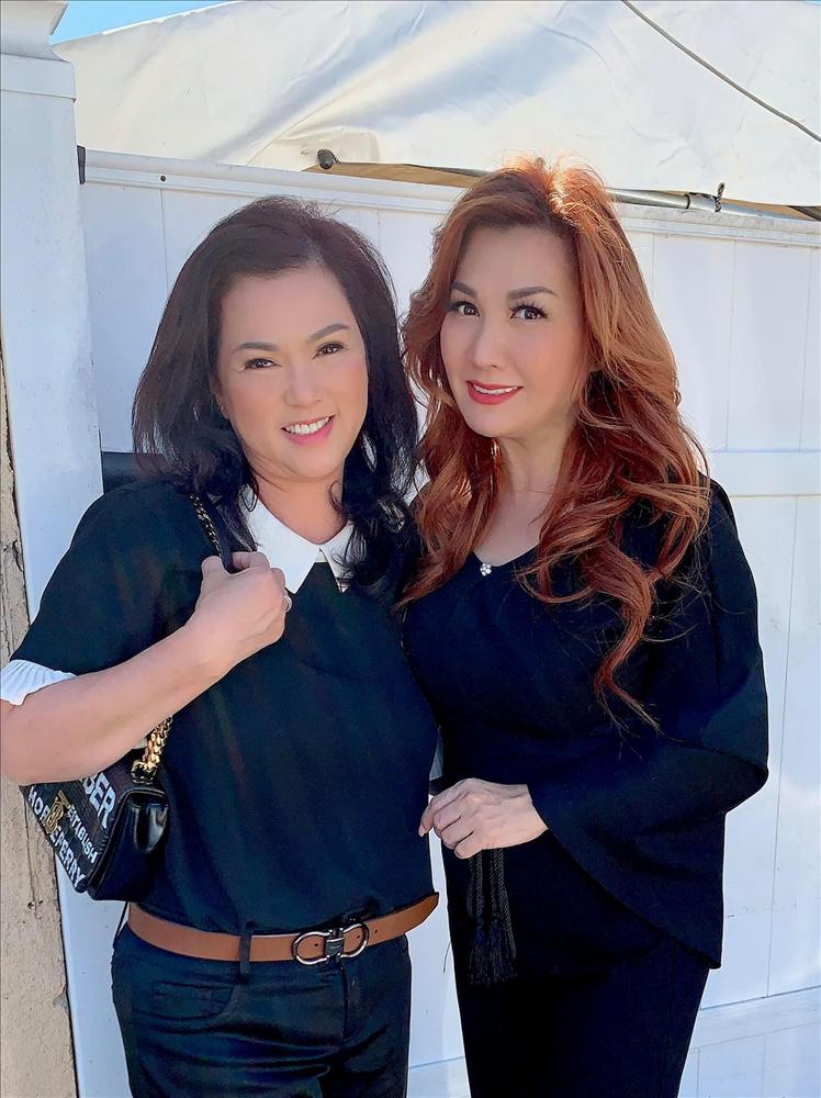 Trizzie Phương Trinh nói về bức ảnh tươi cười khi đi đám tang-3