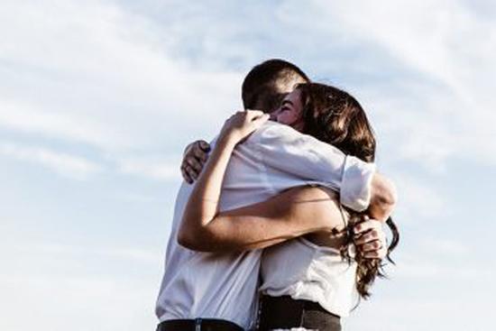 Những đặc điểm chứng tỏ anh ấy đã nhắm bạn làm vợ tương lai rồi đó