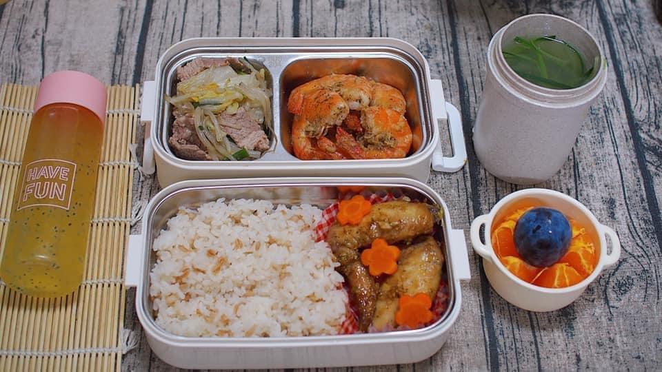 Vợ 8X ở Nhật dậy từ 6h nấu cơm hộp cho chồng, bữa nào cũng ngon mà chẳng hề lặp món-8