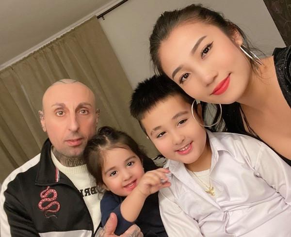 Dân mạng phát sốt cặp con lai đẹp như vẽ của mẹ 9X ở Cà Mau-3