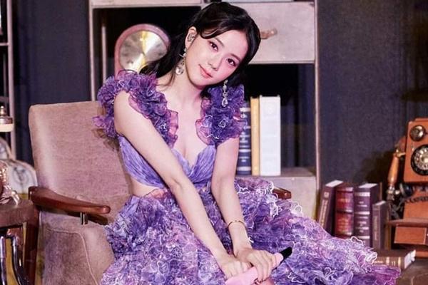 Nói là làm, fan Jisoo gửi luôn 6 xe tải tới trụ sở YG đòi công lý-12