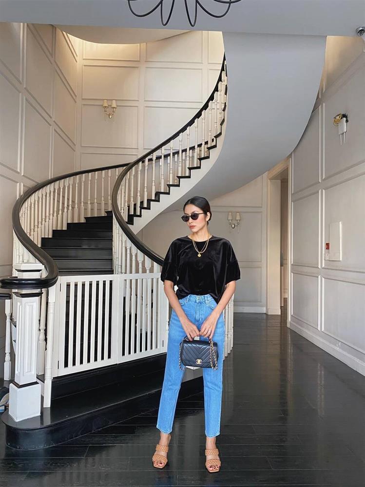 Tăng Thanh Hà diện cây đen đi làm, xài lại giày cũ vẫn cực sành điệu-6