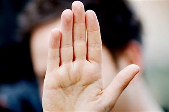Nhìn vào bàn tay thấy 4 nét này bảo sao quý cô 'đơn chiếc' cả đời