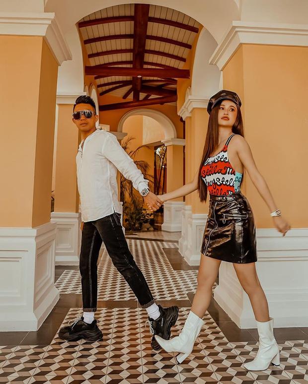 Vợ hai Minh Nhựa ăn bánh bơ, đội mũ phớt mặc kệ chuyện ly hôn của chồng-2