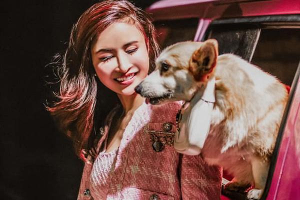 Vợ 2 Minh Nhựa sống ảo, đăng status tiếng Anh nhưng copy thiếu-5