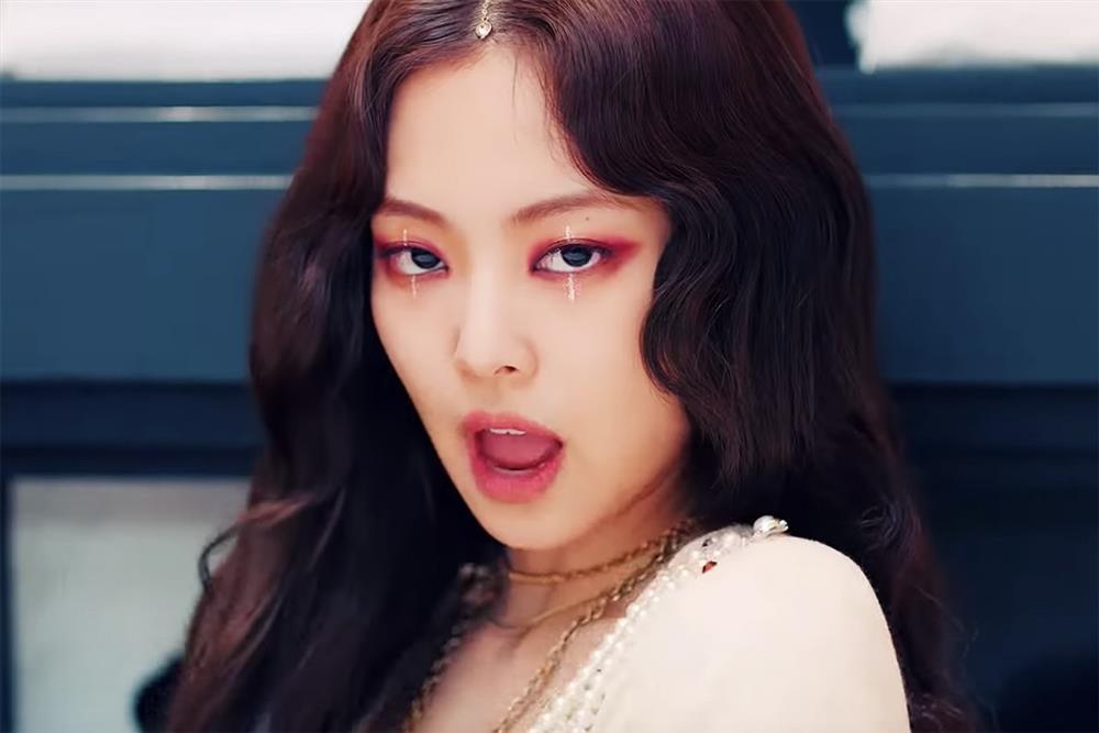 Loạt make-up look chất lừ của Jennie khiến G-Dragon mê mệt-9