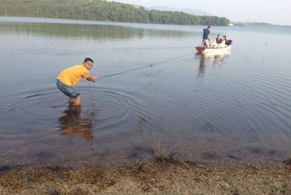 Phía sau một bức ảnh cưới long lanh là cả ekip uốn éo dàn dựng tới vẹo người-7