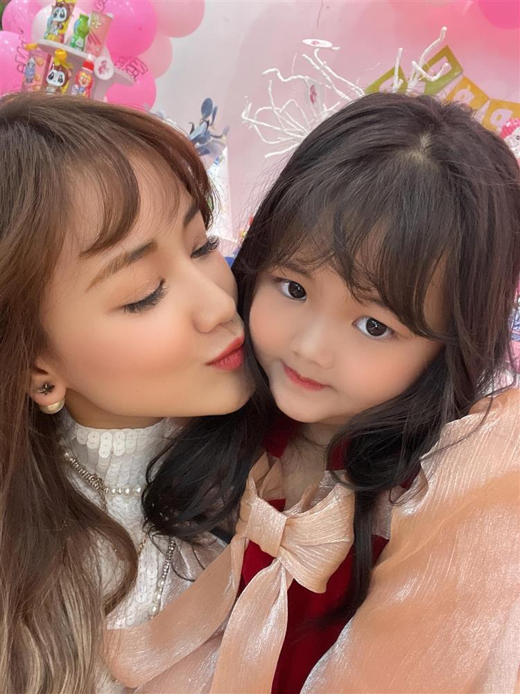 Maya giải đáp làm mẹ đơn thân khó hay dễ, làm gì để nuôi con-1