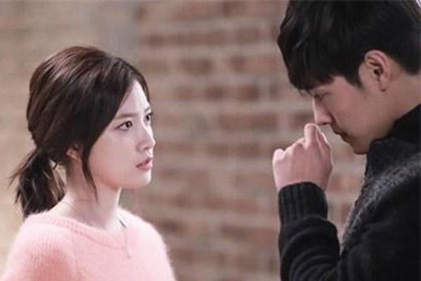 Thương bạn trai tặng dây chuyền 5 triệu, cô gái gửi lại 2 triệu nhưng rồi té ngửa nhận về cú lừa-4