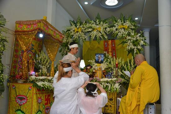 'Lỡ hẹn một lần khiến em tôi đi mãi'