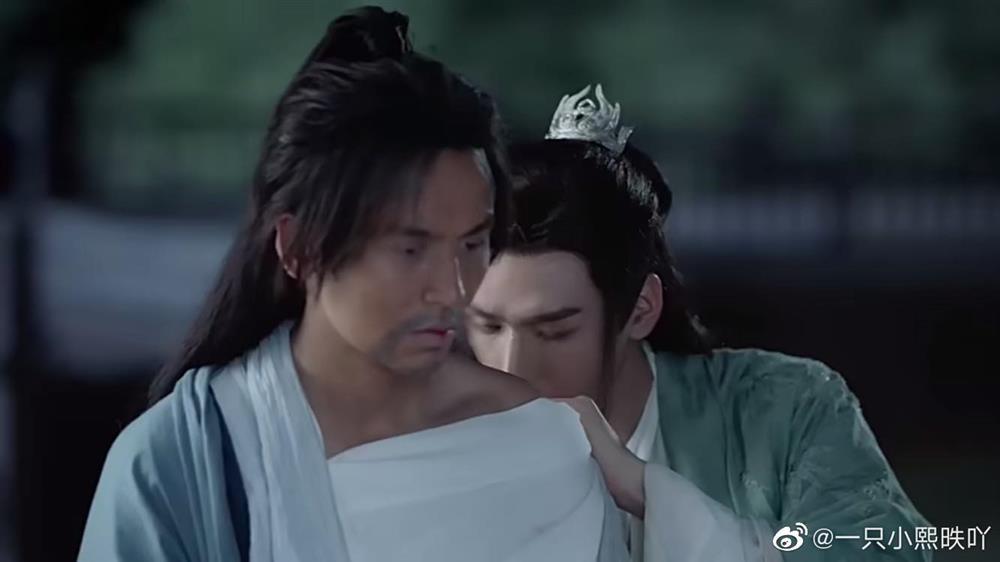 Hút máu độc trong phim Hoa ngữ: cảnh như phim đam mỹ, cảnh bị nhà đài cắt thẳng tay-1