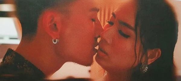 Bị chê quay cảnh tắm tiên lộ nửa ngực nhạy cảm, Hoa hậu Phan Thị Mơ đáp trả-2