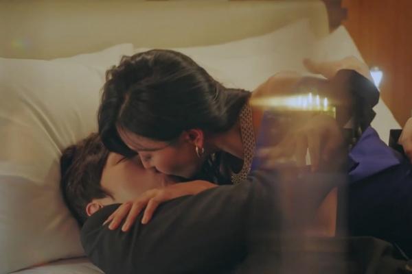 Penthouse 2 tung ảnh cặp phản diện kích thích trí tò mò của khán giả-1