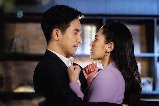 Bỏ nhà đi vì lý do khó nói, nhìn người đàn ông đợi trong phòng trọ tôi liền khóc nấc