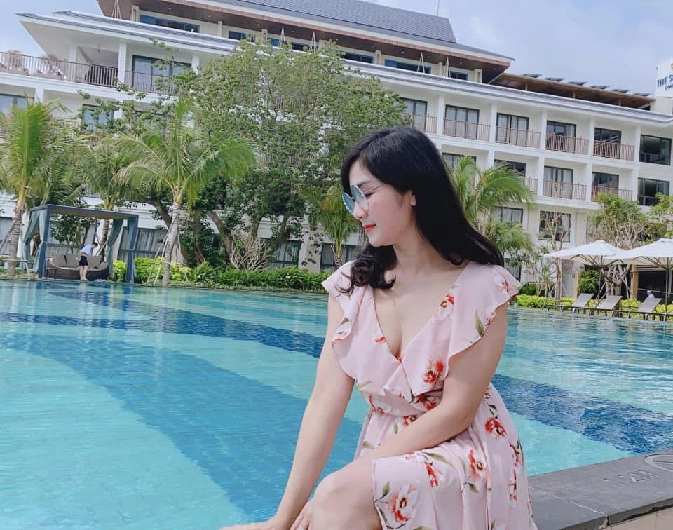 Bà Bạch Cúc phim Hướng Dương Ngược Nắng ăn mặc sành điệu ngoài đời-10