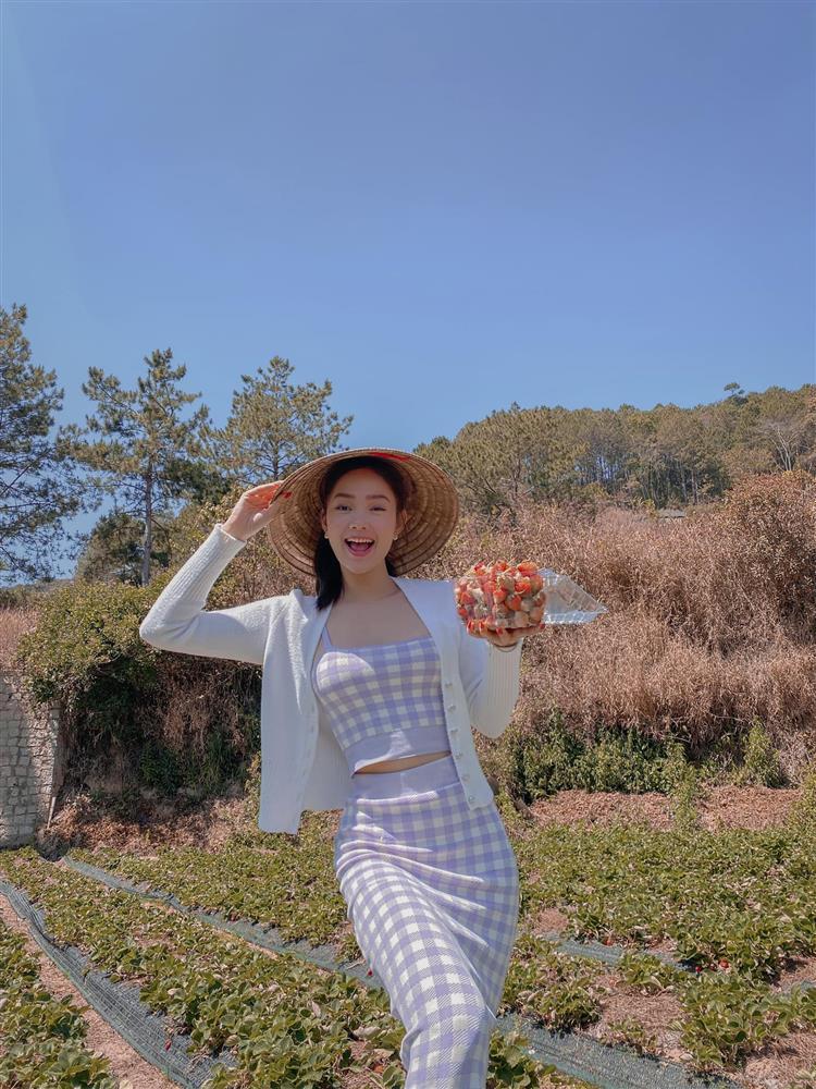 Minh Hằng đụng hàng Thanh Hằng set đồ bình dân, ai mặc đẹp hơn?-7