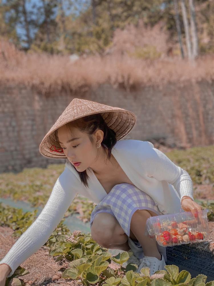 Minh Hằng đụng hàng Thanh Hằng set đồ bình dân, ai mặc đẹp hơn?-3