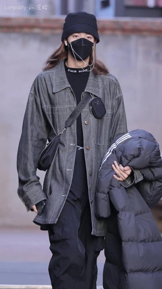 Thí sinh Thanh xuân có bạn lên đồ đi làm như trình diễn thời trang gây sốt-11