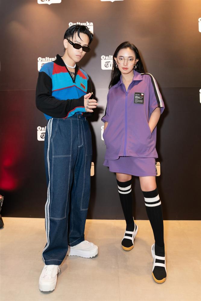 Nhã Phương, Đỗ Mỹ Linh, Hòa Minzy kiễng chân hack chiều cao-6