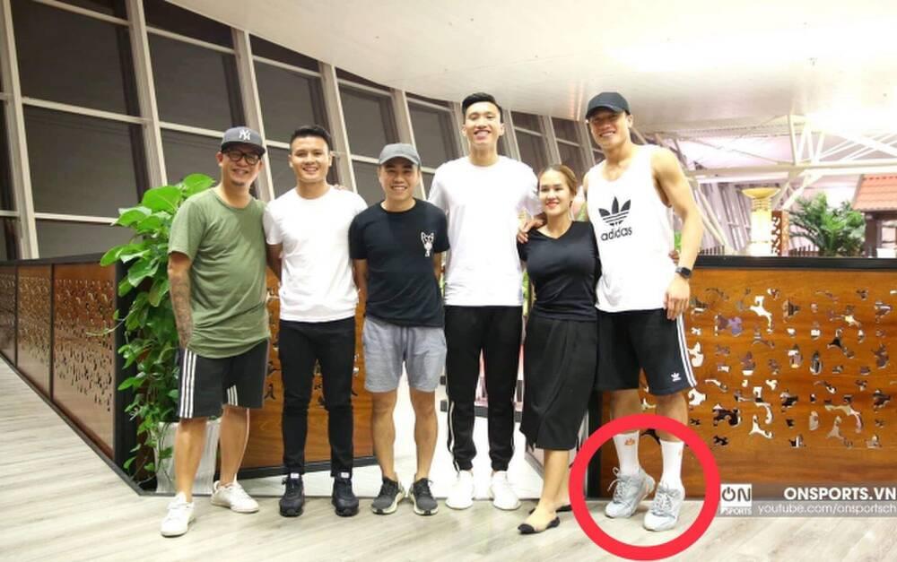 Nhã Phương, Đỗ Mỹ Linh, Hòa Minzy kiễng chân hack chiều cao-11