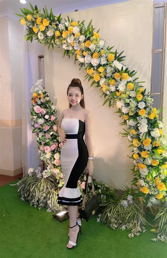 Chọn đồ nữ tính, sành điệu ở shop Diễm Trang Nguyễn-2