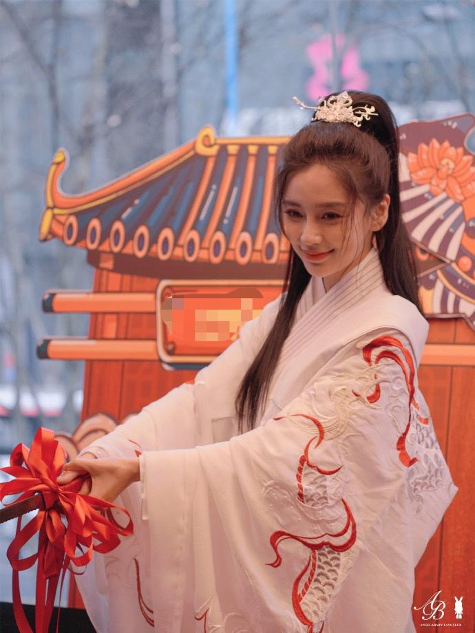 Angela Baby tổ chức sinh nhật, có con trai nhưng không có Huỳnh Hiểu Minh-9