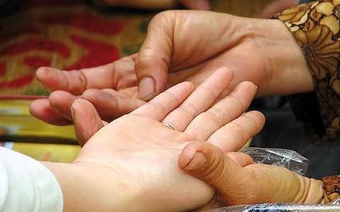 Nghe thầy phán, vợ nghi chồng ngoại tình vì mãi chưa có con nhưng lý do thực chất khó đỡ-2