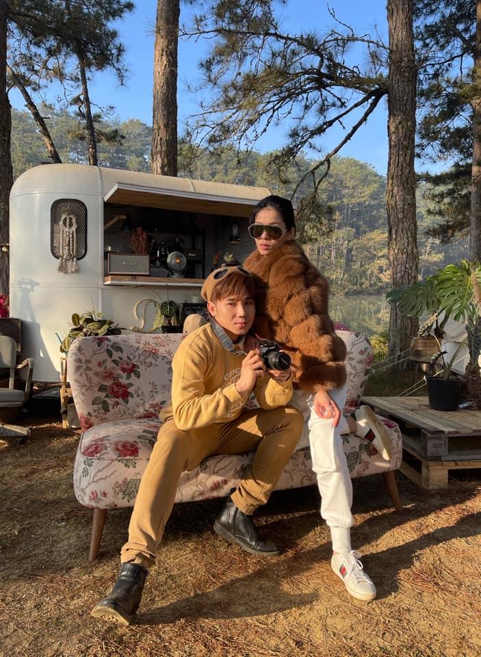 Lộ ảnh Lâm Bảo Châu thân thiết với con trai Lệ Quyên-4