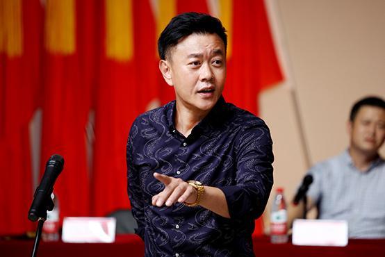 Đại gia Hong Kong đam mê đóng phim dù cát-xê không đủ đổ xăng-1