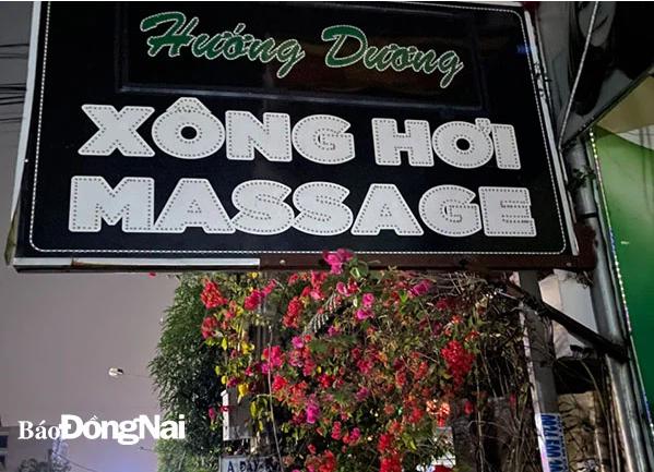 Bất chấp lệnh cấm trong dịch Covid-19, 5 nữ nhân viên massage vẫn bị bắt quả tang khỏa thân, kích dục cho khách-1
