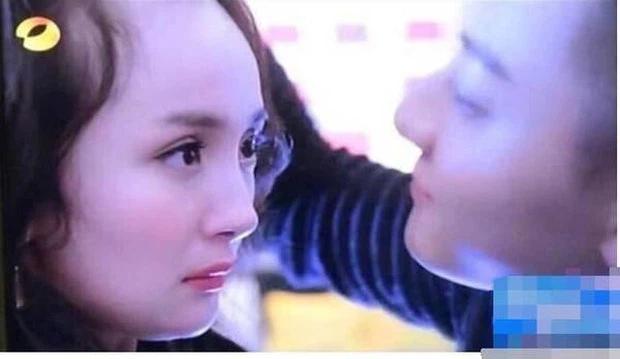 Xuất hiện bên người tình màn ảnh Hứa Khải, Dương Mịch lộ tóc thưa, mặt già-5