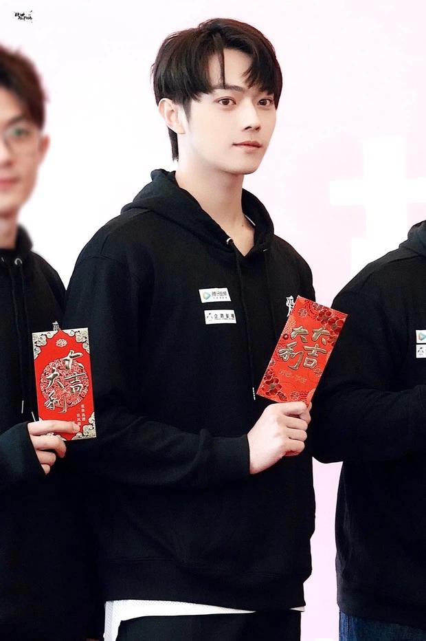 Xuất hiện bên người tình màn ảnh Hứa Khải, Dương Mịch lộ tóc thưa, mặt già-7