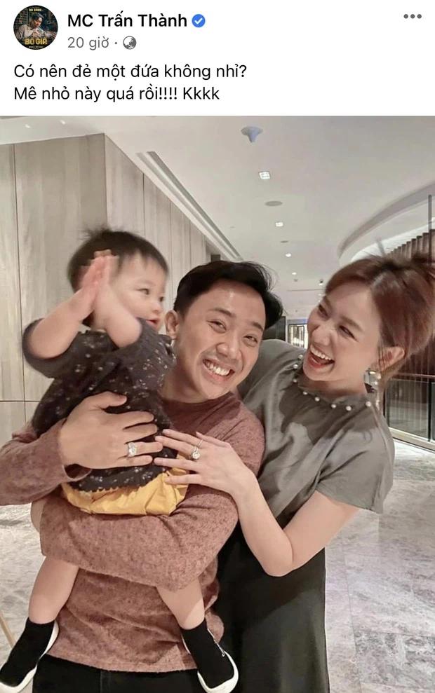 Hari Won mặc váy kiểu bà bầu gây xôn xao-4