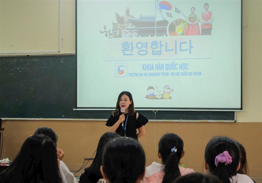 11 giảng viên ĐH Khoa học Xã hội và Nhân văn TP.HCM cùng xin nghỉ việc-1