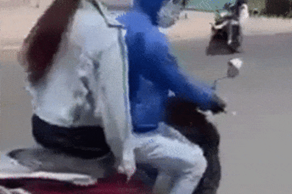 Xe khách đâm nhóm xe đạp, 3 người chết, 2 người thương nặng-4