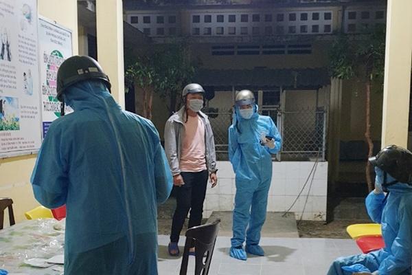 Phong tỏa khu phố của nữ bệnh nhân tái dương tính với SARS-CoV-2-1