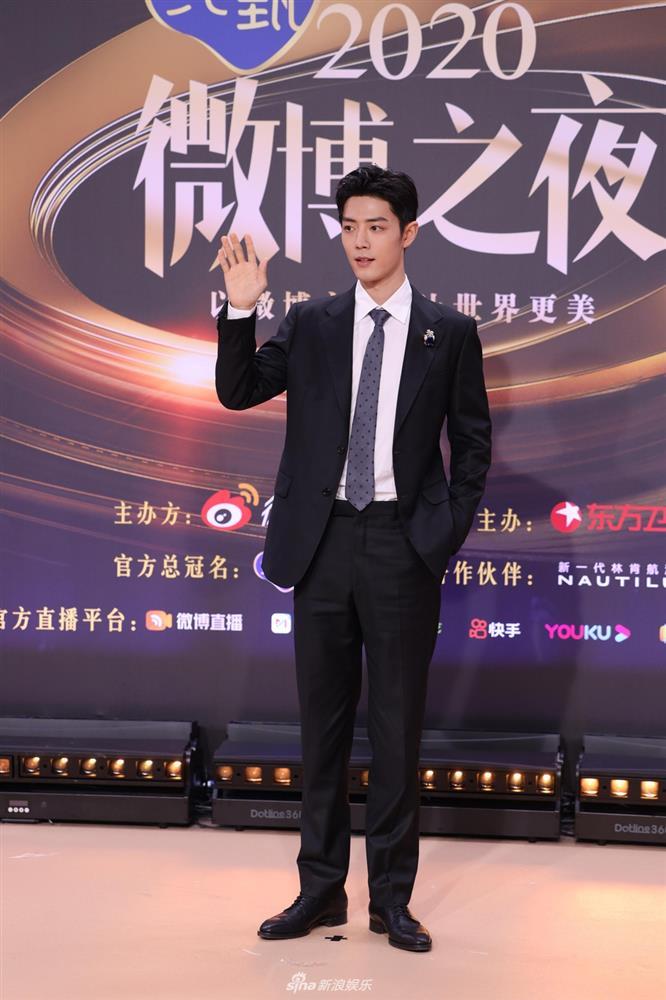 Địch Lệ Nhiệt Ba sáng rực, Châu Đông Vũ - Cúc Tịnh Y mờ nhạt trên thảm đỏ-4