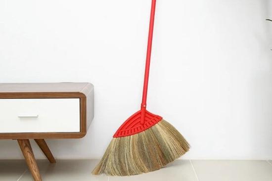 Để chổi ở vị trí 'tam hợp' trong nhà: Phạm đại kỵ khiến gia đình lục đục