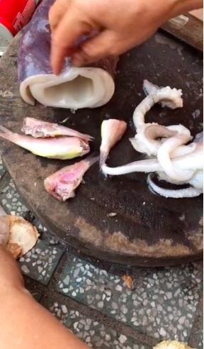 Mua mực ở Vũng Tàu, cô gái tố bị người bán lừa với mánh khóe siêu tinh vi-2