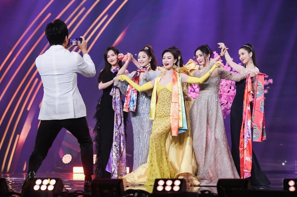 6 mỹ nhân hàng đầu Cbiz gây sốt khi đọ sắc trong một khung hình-2