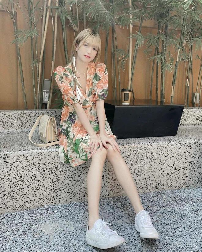 Thiều Bảo Trâm và 1001 kiểu mix đồ với giày trắng, vừa đơn giản vừa xứng danh bánh bèo sành điệu!-3